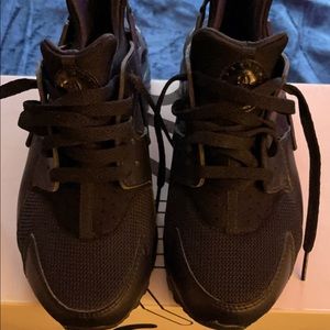 Size 7 Nike huarache